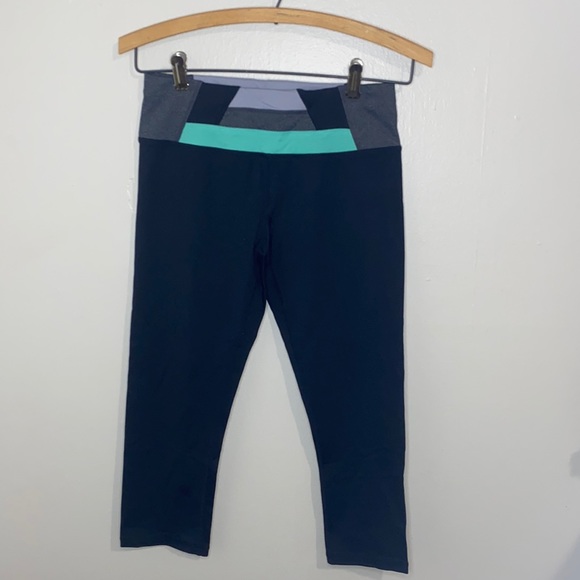 🍂Calvin Klein quick dry workout leggings - Picture 2 of 7